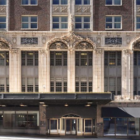Hotel Phillips Kansas City, Curio Collection By Hilton Exteriör bild