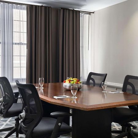 Hotel Phillips Kansas City, Curio Collection By Hilton Exteriör bild