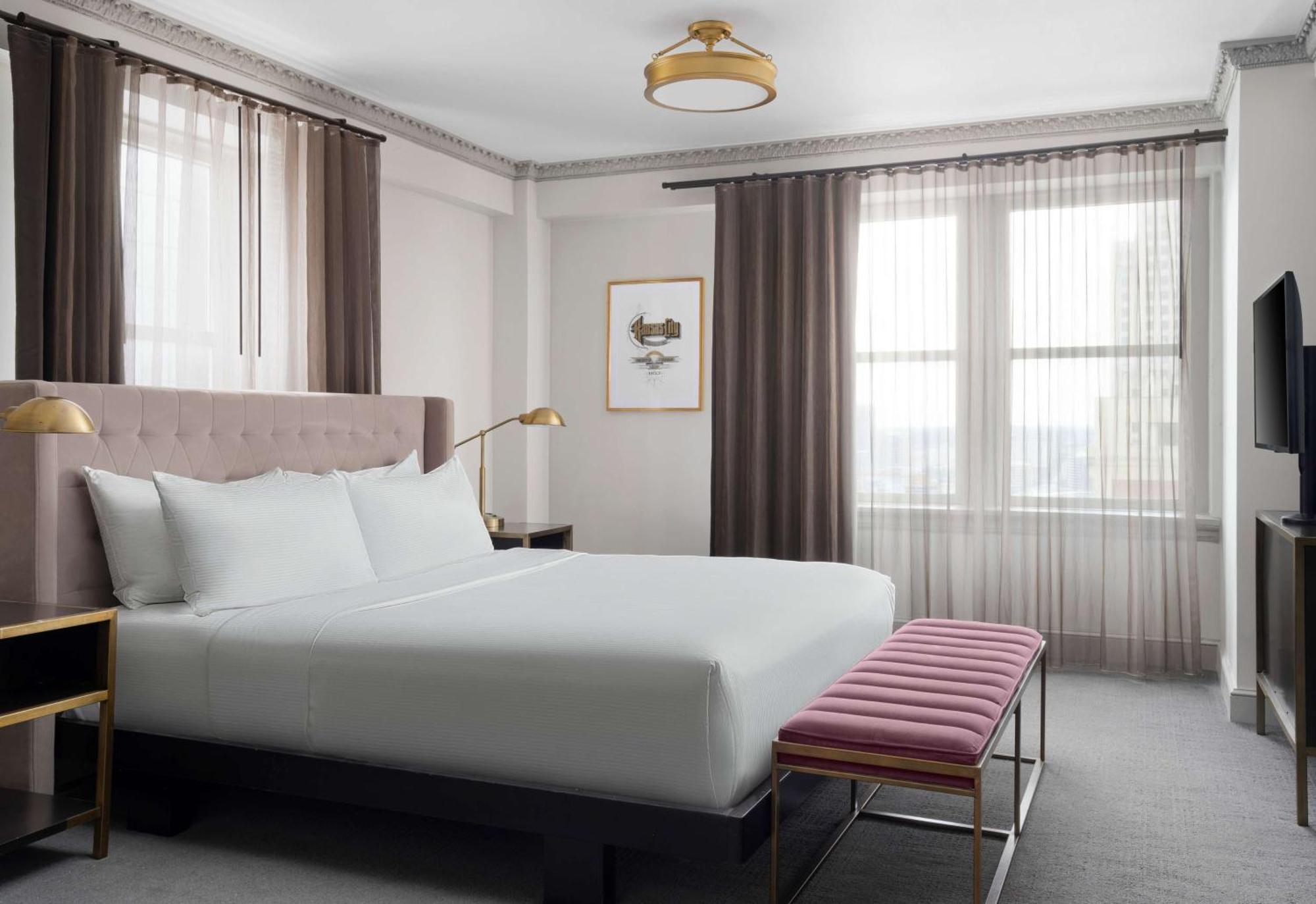 Hotel Phillips Kansas City, Curio Collection By Hilton Exteriör bild