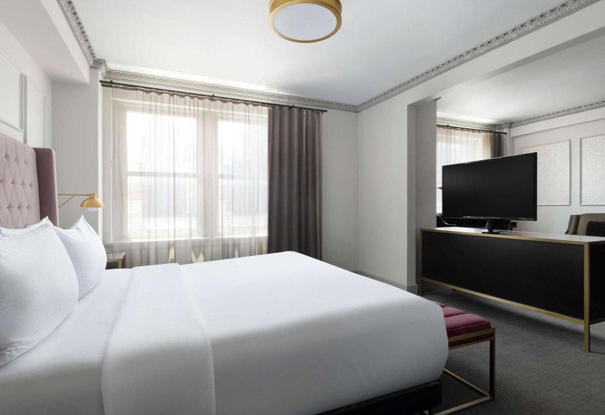 Hotel Phillips Kansas City, Curio Collection By Hilton Exteriör bild