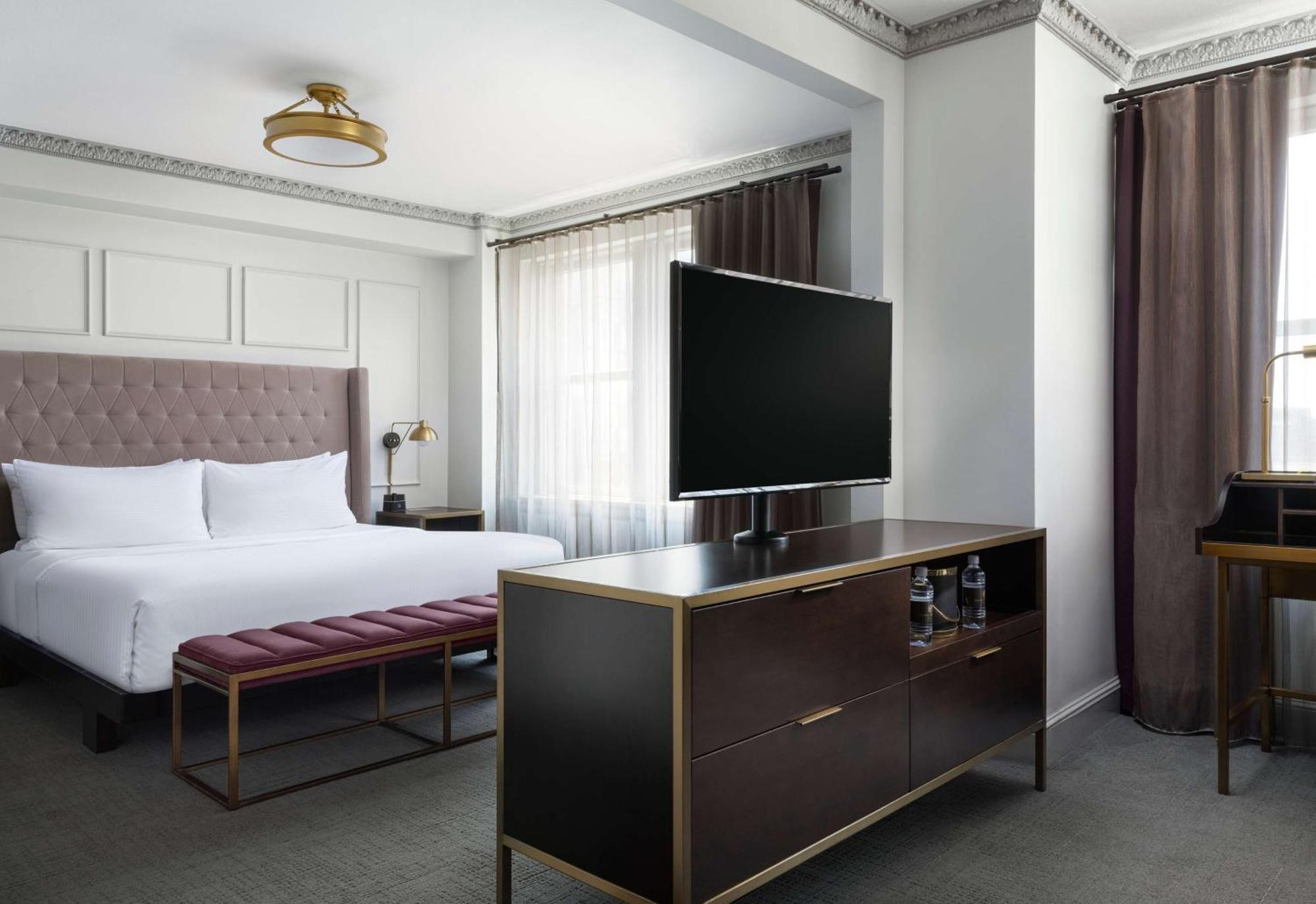 Hotel Phillips Kansas City, Curio Collection By Hilton Exteriör bild