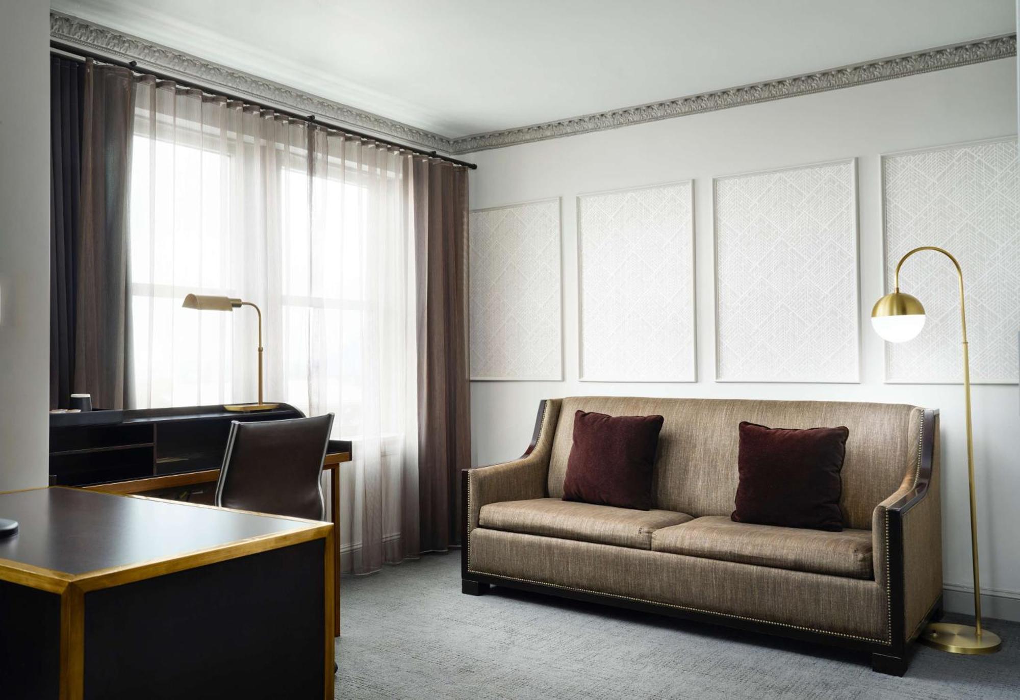 Hotel Phillips Kansas City, Curio Collection By Hilton Exteriör bild
