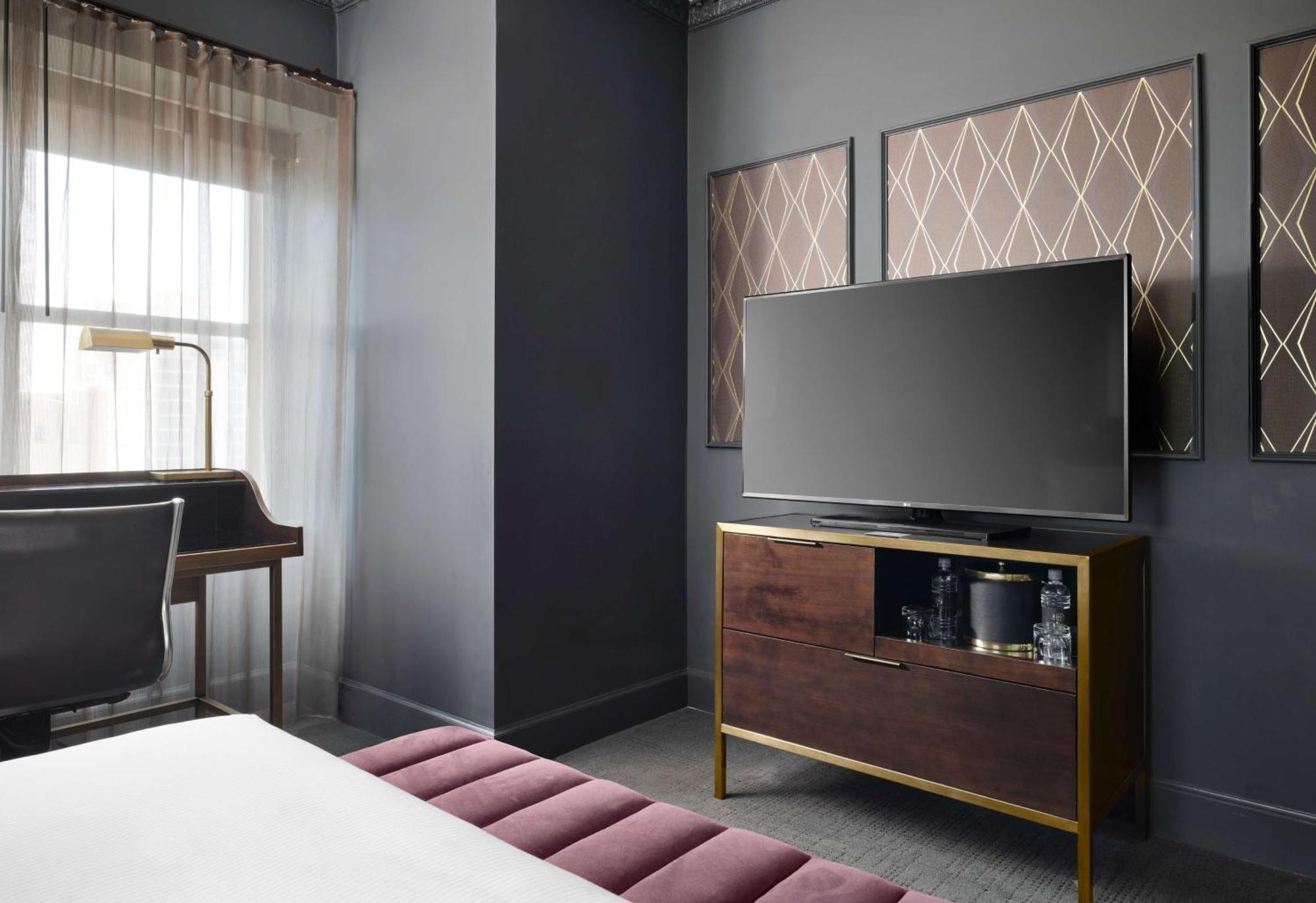 Hotel Phillips Kansas City, Curio Collection By Hilton Exteriör bild