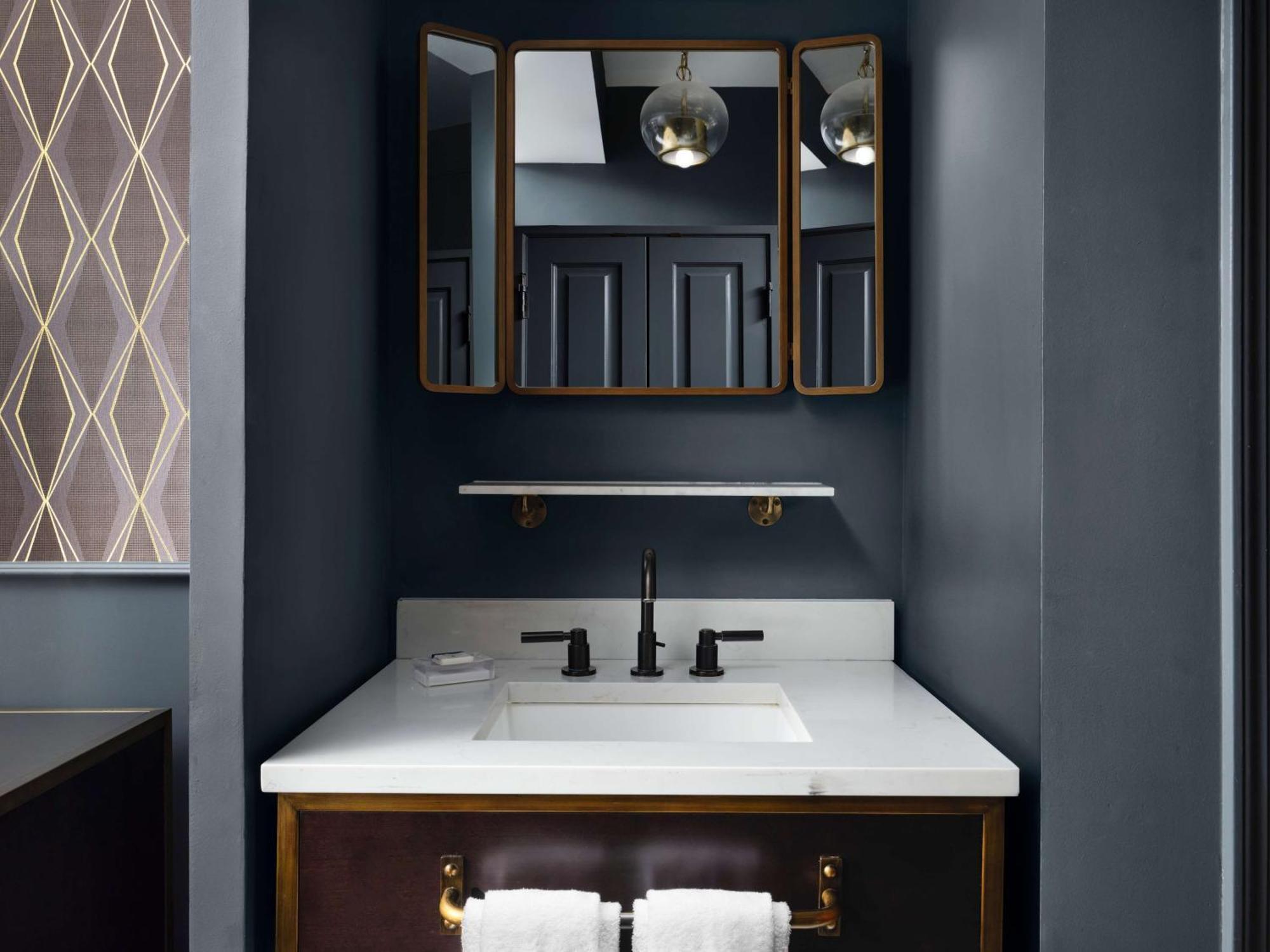 Hotel Phillips Kansas City, Curio Collection By Hilton Exteriör bild