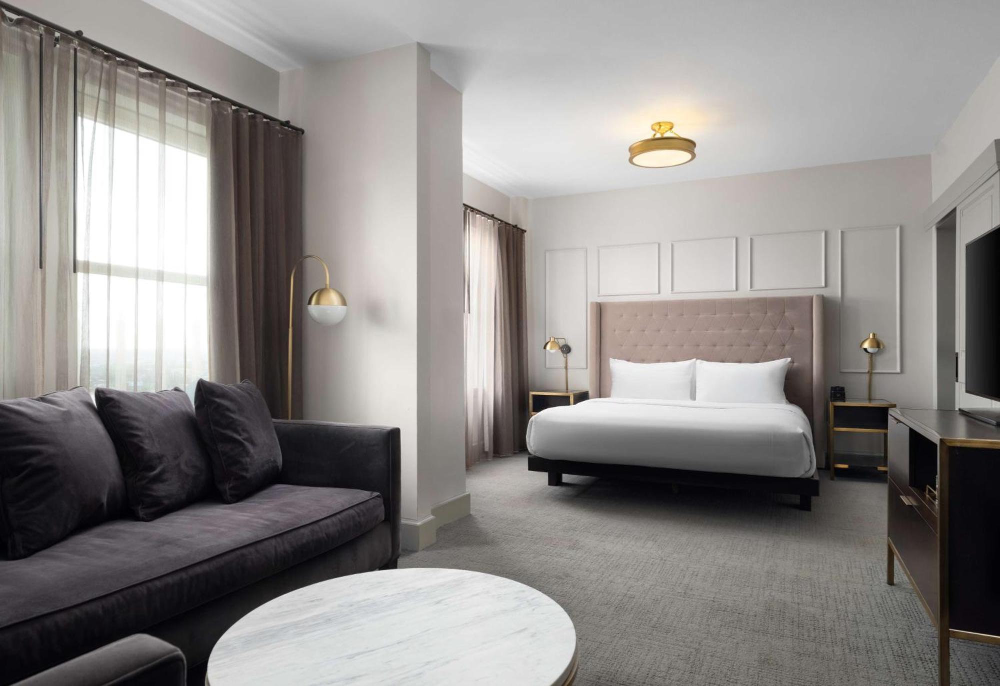 Hotel Phillips Kansas City, Curio Collection By Hilton Exteriör bild