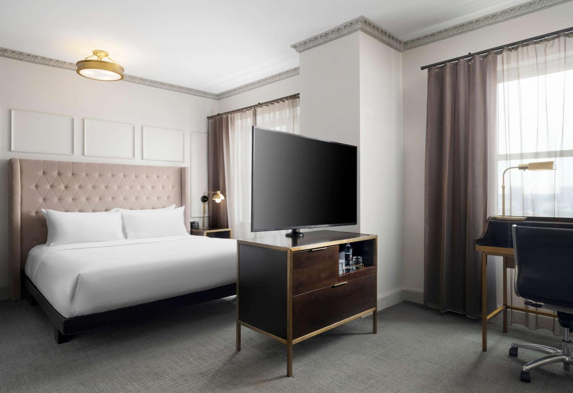 Hotel Phillips Kansas City, Curio Collection By Hilton Exteriör bild